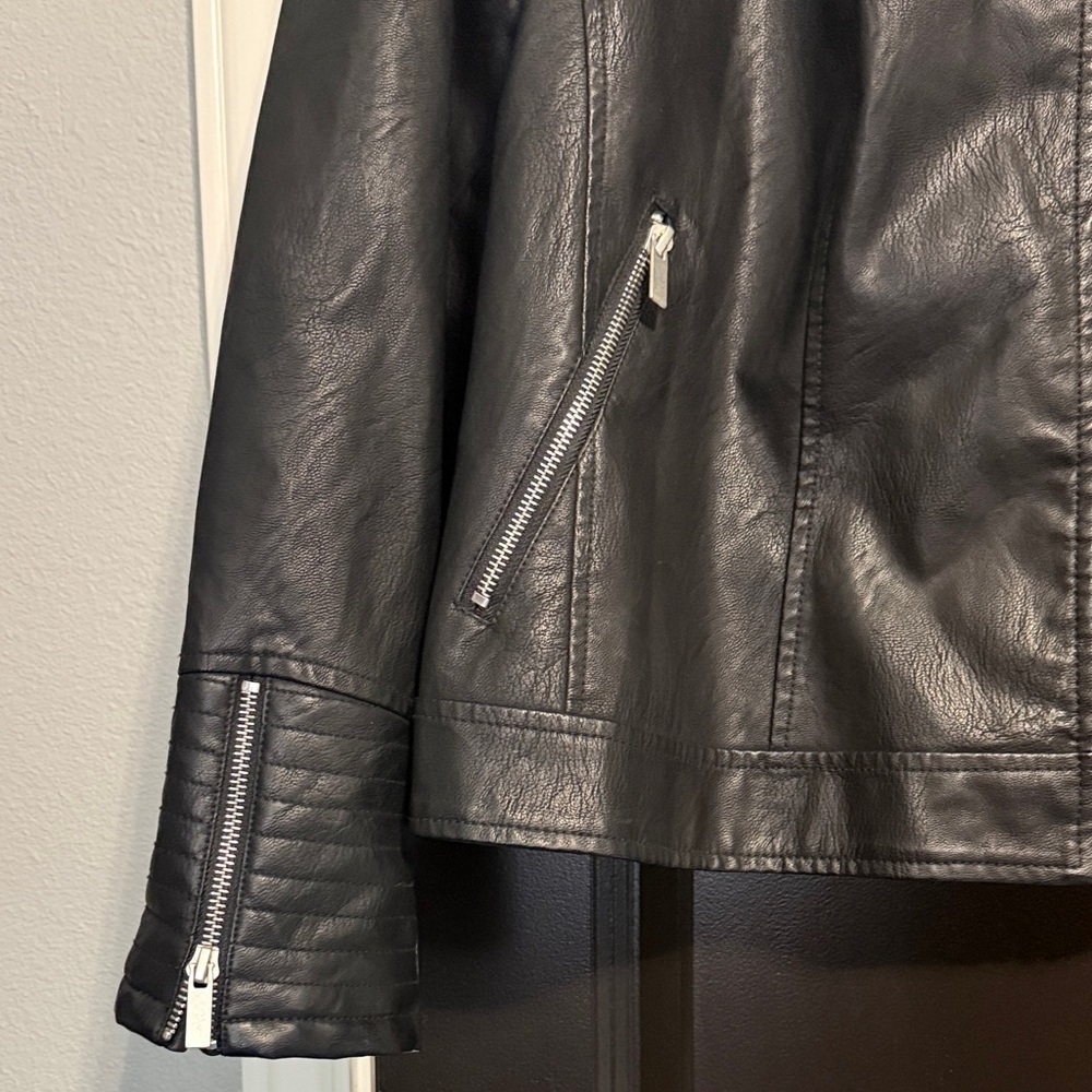 Baccini Black Jacket with Silver Zippers - Picture 3 of 5